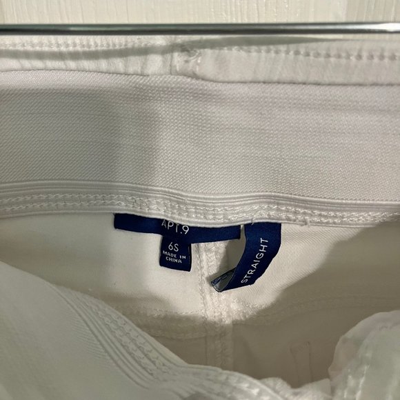 White APT 9 Stretch Jeans, Size 6S - Picture 3 of 6